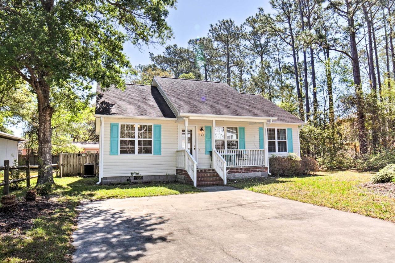 Oak Island Cottage - Walk To Beach And Intracoastal! Exterior photo