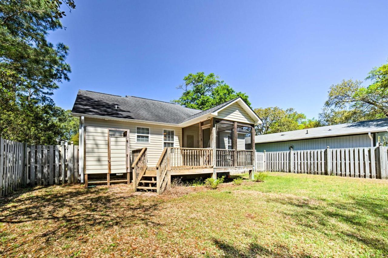 Oak Island Cottage - Walk To Beach And Intracoastal! Exterior photo